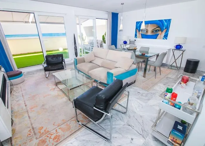 아파트 Center Penthouse *